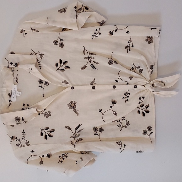 Kirious Linen Blend Top - Picture 2 of 8